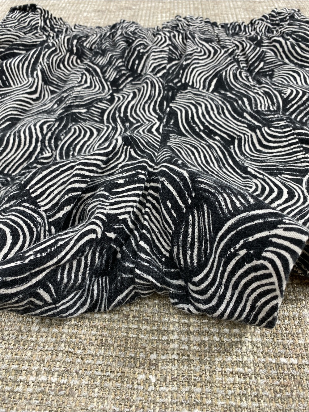 a new day black and White Wave Print Elastic Waist Athletic Shorts - Picture 12 of 13